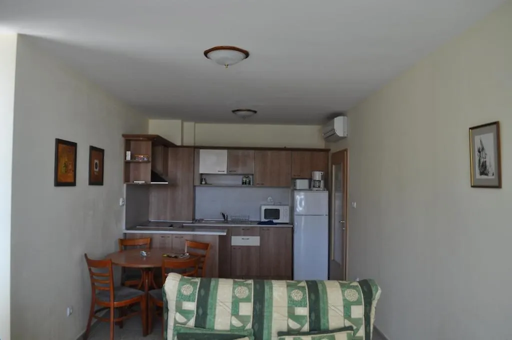 Kabakum Beach Apartments Złote Piaski 2*,